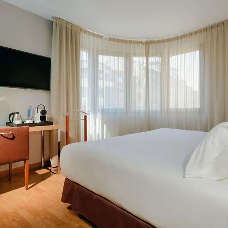 Hesperia Centro 3*